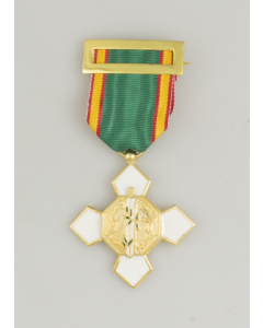 Condecoracion Albainox Medalla Merito Policial Distintivo Blanco, Material De Zamak, Tamaño 4,7 X 4,7 Cms, 09552