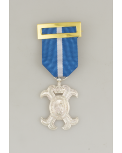 Condecoración Martinez Albainox Medalla Merito Civil Cruz Plata, Material de Zamak, Tamaño 3,2 X 3,8 cm 09553