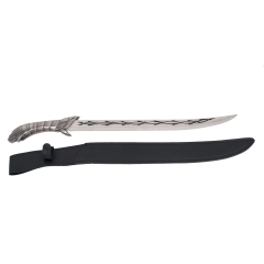 Espada de Assasin's Creed, guarda níquel con forma de guantelete y hoja de acero de 42 cms, modelo no oficial