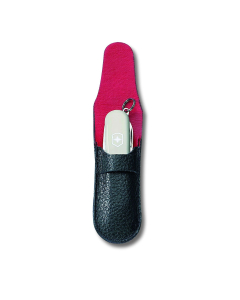 Estuche de piel Victorinox 4.0662, solapa con pata forrada en rojo, color negro, para modelos 0.62XX / 0.63XX