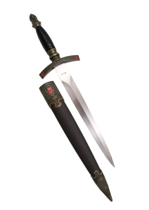 Daga Templaria S0261, pomo acabado con un casco en bronce antiguo y el mango en negro, la guarda acabada en bronce antiguo con dos cruzes en rojo. El tamaño total es de 40 cm de hoja de acero.