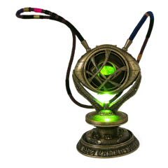 Colar de Dr.Strange of The Avengers, de aço, dimensões 20 x 20 cm, gema verde e base com luz LED, réplica não-oficial