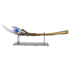 Lo Scettro dei Vendicatori di Loki, con una dimensione totale di 114 cm, lama in acciaio e mango, con gemma blu che si illumina con luce LED, replica non ufficiale