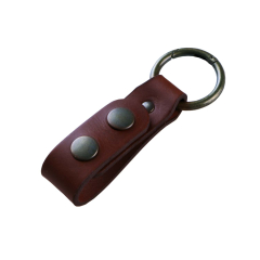 Gancio in pelle marrone chiaro per fondine Joker. Prodotto in Spagna.