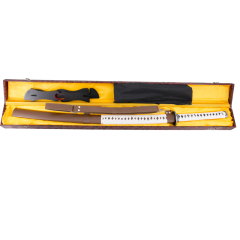 Le Katana fonctionnel S2247H de Walking Dead de Michonne est une réplique non officielle de 102 cm en tôle d'acier au carbone AISI 1045, avec un fourreau en curpium brun, une corde en curpium blanc et une sangle arrière,