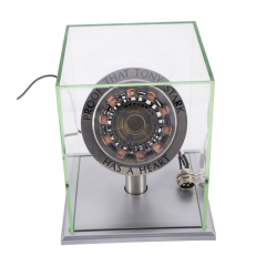 Cuore di Iron Man di Tony Stark, in acciaio e con luce LED, suono attivato, dimensioni 102 x 37 cm, replica non ufficiale