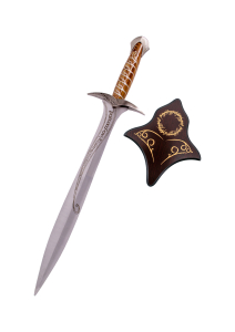 Dardo S8008 de Frodo réplica no oficial, el pomo y la guarda son de color níquel, la empuñadura es ABS imitación madera. El tamaño total es de 74 cm con la hoja de acero con grabaciones. Contiene soporte de madera para pared.