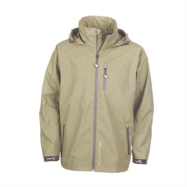 Las primeras prendas impermeables las inventó el químico escoces Charles Macintosh