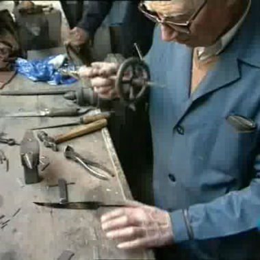 Las navajas de Albacete se siguen fabricando de manera artesanal con los mismos materiales que hace 4 siglos