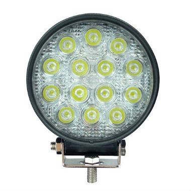 Los focos de batería son indispensables en las fincas rusticas aunque dispongamos de electricidad