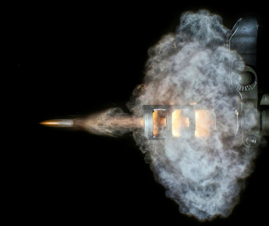 ¿Se puede disparar una pistola en el espacio?