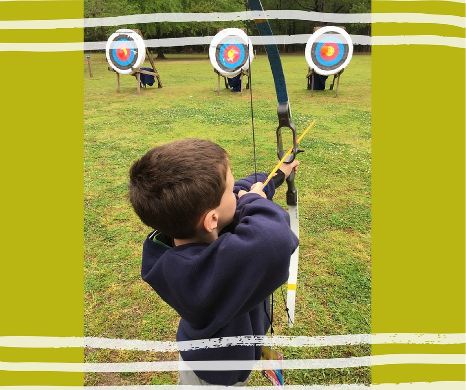 El tiro con arco es un deporte para que los niños aprendan y disfruten.